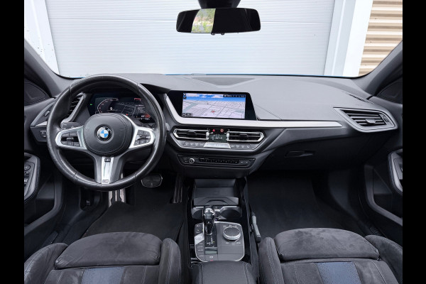 BMW 1-serie 118i Executive Edition Pano/Camera/HuD