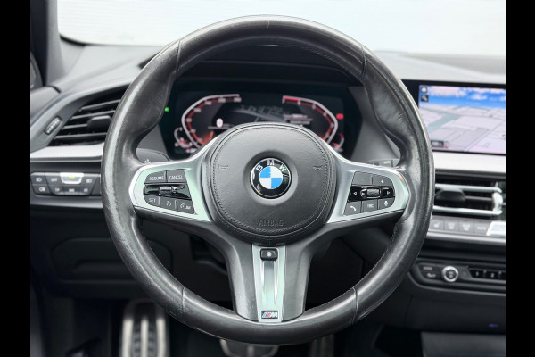 BMW 1-serie 118i Executive Edition Pano/Camera/HuD