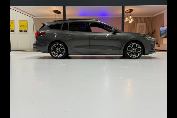 Ford Focus 155PK 1.0 EcoBoost Hybrid ST Line X |Pano |Trekhaak |Carbon |Facelift |Navi |Winterpakket| ACC