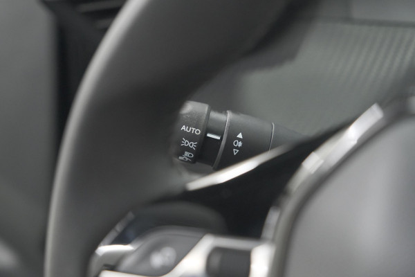 Peugeot 2008 PureTech 130 Active | Camera | Apple Carplay | Parkeersensoren | Stoelverwarming