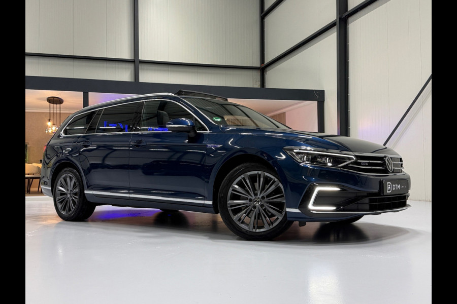 Volkswagen Passat Variant 1.4 TSI Hybride 218PK DSG|Pano|Trekhaak|IQ Lights|Adaptive cruise |Leder| Massage|Camera