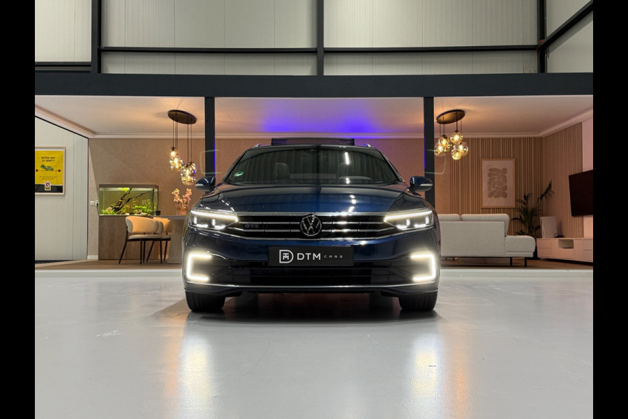 Volkswagen Passat Variant 1.4 TSI Hybride 218PK DSG|Pano|Trekhaak|IQ Lights|Adaptive cruise |Leder| Massage|Camera