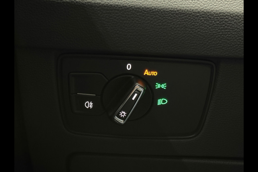 Volkswagen Passat Variant 1.4 TSI Hybride 218PK DSG|Pano|Trekhaak|IQ Lights|Adaptive cruise |Leder| Massage|Camera