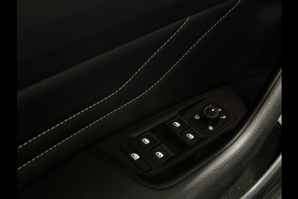Volkswagen Passat Variant 1.4 TSI Hybride 218PK DSG|Pano|Trekhaak|IQ Lights|Adaptive cruise |Leder| Massage|Camera