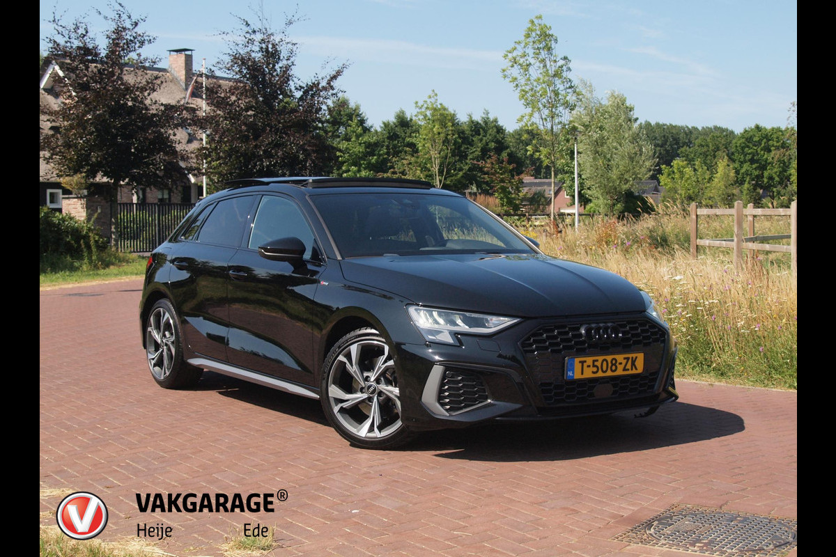 Audi A3 Sportback 35 TFSI S edition | Panoramadak | Bang & Olufsen | Trekhaak | Apple Carplay | Parkeersensoren |