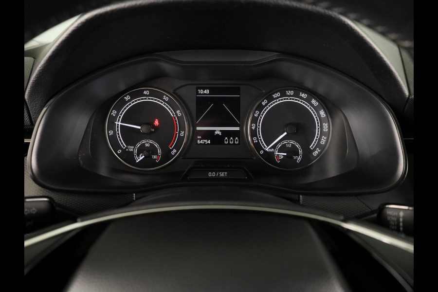Škoda SCALA 1.0 TSI Ambition 110 pk | Navigatie via App | Parkeersensoren achter | Cruise control | LED koplampen | Apple Carplay/Android Auto |