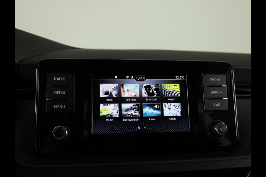 Škoda SCALA 1.0 TSI Ambition 110 pk | Navigatie via App | Parkeersensoren achter | Cruise control | LED koplampen | Apple Carplay/Android Auto |