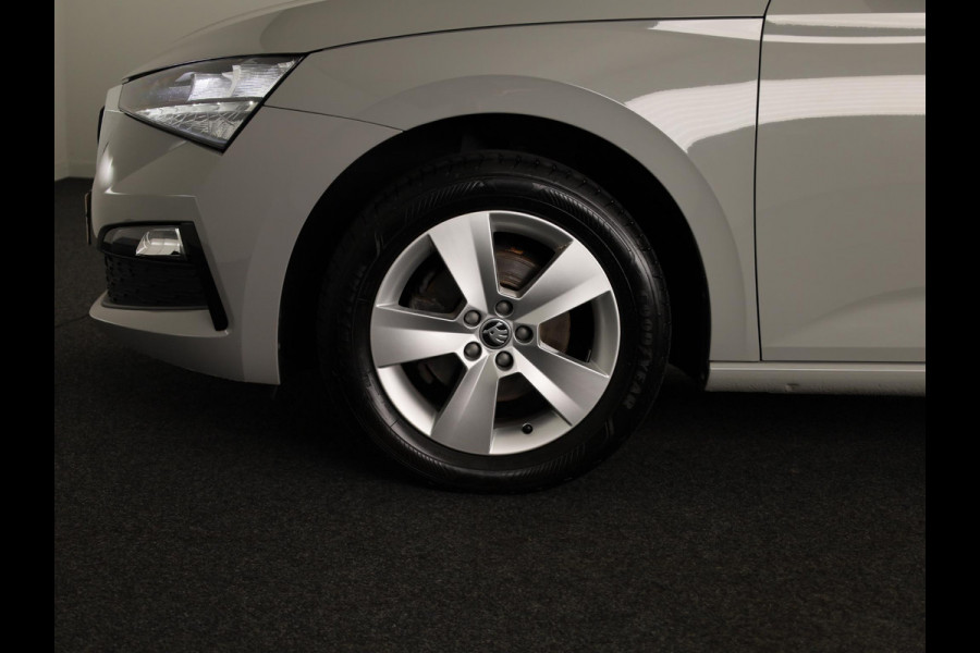 Škoda SCALA 1.0 TSI Ambition 110 pk | Navigatie via App | Parkeersensoren achter | Cruise control | LED koplampen | Apple Carplay/Android Auto |