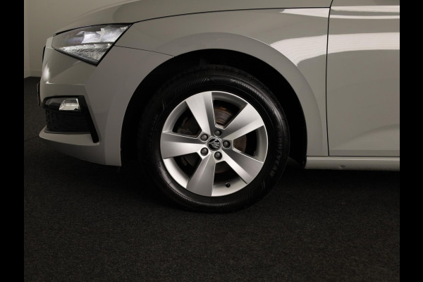 Škoda SCALA 1.0 TSI Ambition 110 pk | Navigatie via App | Parkeersensoren achter | Cruise control | LED koplampen | Apple Carplay/Android Auto |