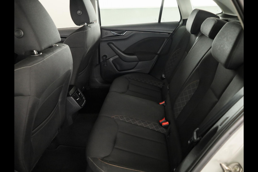 Škoda SCALA 1.0 TSI Ambition 110 pk | Navigatie via App | Parkeersensoren achter | Cruise control | LED koplampen | Apple Carplay/Android Auto |