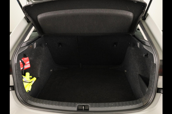 Škoda SCALA 1.0 TSI Ambition 110 pk | Navigatie via App | Parkeersensoren achter | Cruise control | LED koplampen | Apple Carplay/Android Auto |