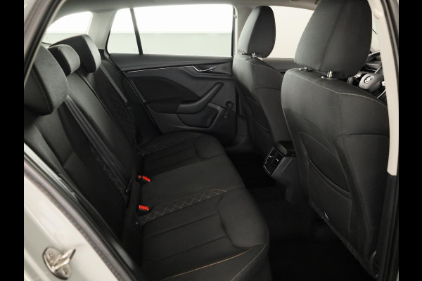 Škoda SCALA 1.0 TSI Ambition 110 pk | Navigatie via App | Parkeersensoren achter | Cruise control | LED koplampen | Apple Carplay/Android Auto |