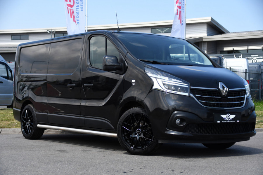Renault Trafic 2.0 dCi 145 T29 L2H1 Black Edition Cruise, Sensoren, LED, 145pk, Multimedia, Automaat, Trekhaak, Betimmering, NAVI, Uniek!