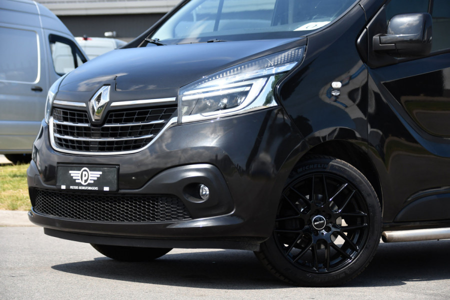 Renault Trafic 2.0 dCi 145 T29 L2H1 Black Edition Cruise, Sensoren, LED, 145pk, Multimedia, Automaat, Trekhaak, Betimmering, NAVI, Uniek!