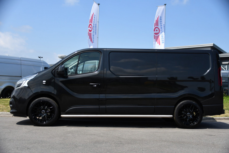 Renault Trafic 2.0 dCi 145 T29 L2H1 Black Edition Cruise, Sensoren, LED, 145pk, Multimedia, Automaat, Trekhaak, Betimmering, NAVI, Uniek!