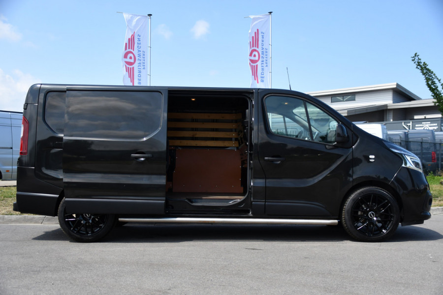 Renault Trafic 2.0 dCi 145 T29 L2H1 Black Edition Cruise, Sensoren, LED, 145pk, Multimedia, Automaat, Trekhaak, Betimmering, NAVI, Uniek!