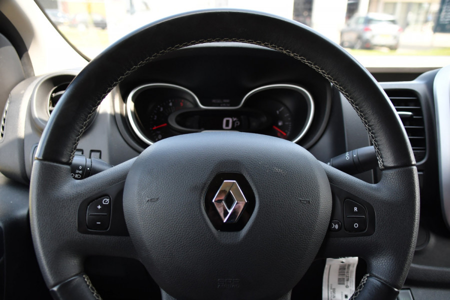 Renault Trafic 2.0 dCi 145 T29 L2H1 Black Edition Cruise, Sensoren, LED, 145pk, Multimedia, Automaat, Trekhaak, Betimmering, NAVI, Uniek!