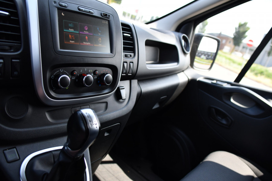 Renault Trafic 2.0 dCi 145 T29 L2H1 Black Edition Cruise, Sensoren, LED, 145pk, Multimedia, Automaat, Trekhaak, Betimmering, NAVI, Uniek!