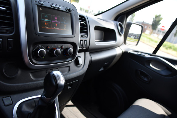 Renault Trafic 2.0 dCi 145 T29 L2H1 Black Edition Cruise, Sensoren, LED, 145pk, Multimedia, Automaat, Trekhaak, Betimmering, NAVI, Uniek!