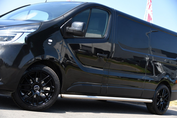 Renault Trafic 2.0 dCi 145 T29 L2H1 Black Edition Cruise, Sensoren, LED, 145pk, Multimedia, Automaat, Trekhaak, Betimmering, NAVI, Uniek!
