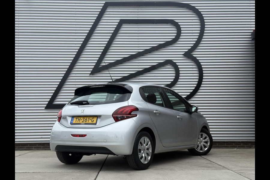 Peugeot 208 1.2 PureTech Blue Lion 2e Eigenaar|Carplay|Cruise|PDC|Navi|Airco|Elek ramen|N.A.P|D-Riem v.v. in 2024| APK tot 07-2027