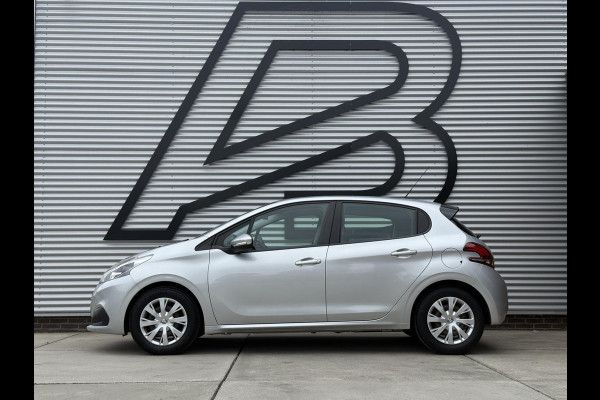 Peugeot 208 1.2 PureTech Blue Lion 2e Eigenaar|Carplay|Cruise|PDC|Navi|Airco|Elek ramen|N.A.P|D-Riem v.v. in 2024| APK tot 07-2027