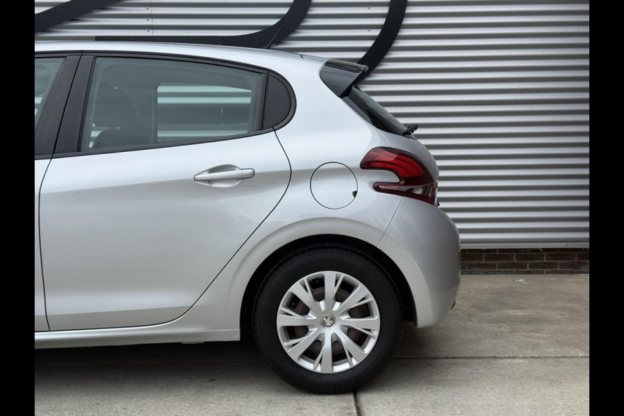 Peugeot 208 1.2 PureTech Blue Lion 2e Eigenaar|Carplay|Cruise|PDC|Navi|Airco|Elek ramen|N.A.P|D-Riem v.v. in 2024| APK tot 07-2027
