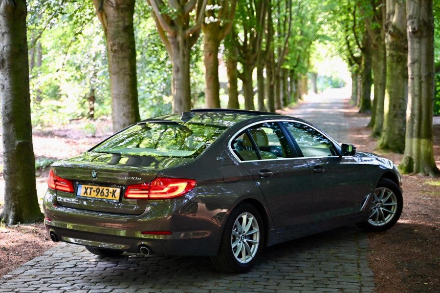BMW 5 Serie 530e High Executive - ACC - 360 Camera - Schuifdak - Stoelventilatie - Comfortstoelen - Stuurverwarming -