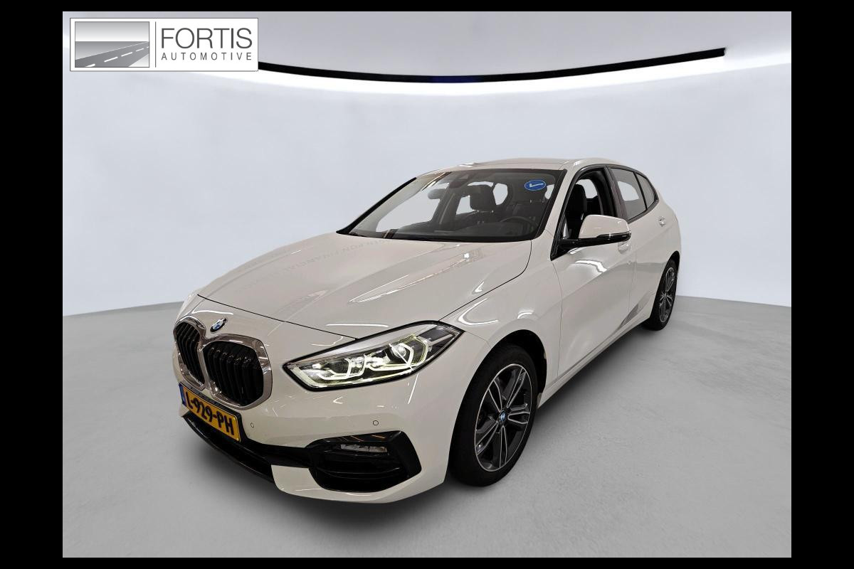 BMW 1-serie 118i Business Edition NL-AUTO | NAVI | STUUR EN STOEL VERWARMING