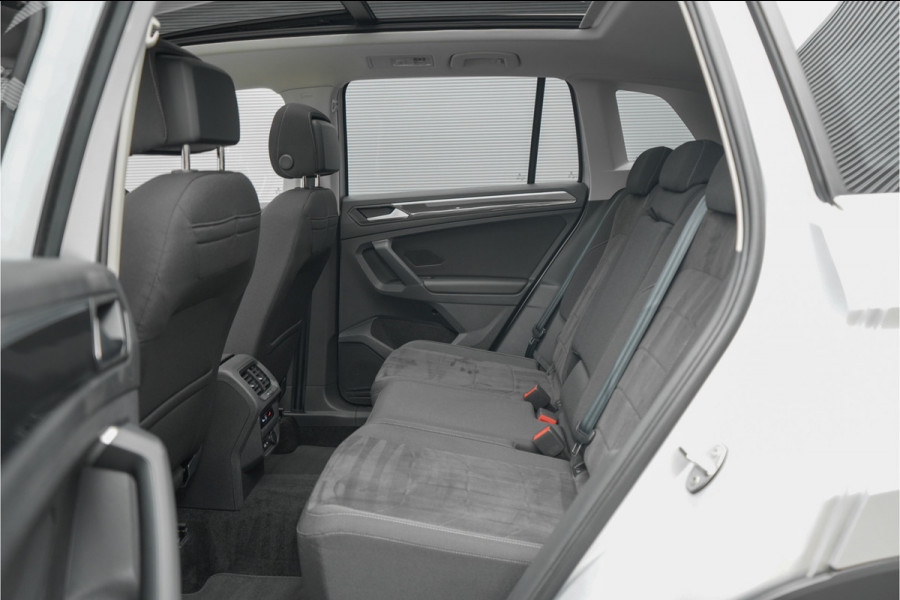 Volkswagen Tiguan 1.4 TSI eHybrid Elegance Pano ACC 360° IQ Light Stuurwielverw