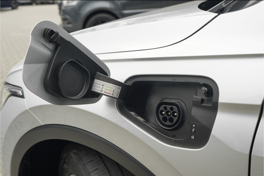 Volkswagen Tiguan 1.4 TSI eHybrid Elegance Pano ACC 360° IQ Light Stuurwielverw