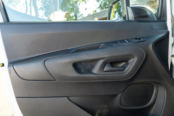 Peugeot Partner 1.6 BlueHDI Pro Trekhaak I Airco I Bluetooth I Betimmering I NAP I BTW