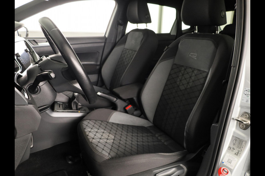Volkswagen Polo 1.0 TSI R-Line Business 95 PK | Navigatie | Camera | Stoelverwarming | Extra getint glas