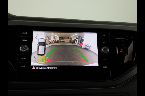 Volkswagen Polo 1.0 TSI R-Line Business 95 PK | Navigatie | Camera | Stoelverwarming | Extra getint glas
