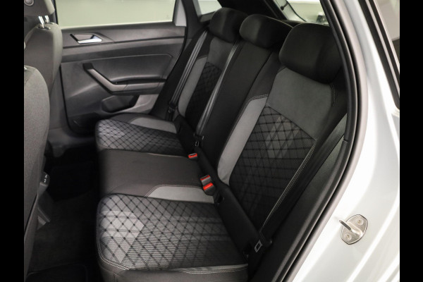 Volkswagen Polo 1.0 TSI R-Line Business 95 PK | Navigatie | Camera | Stoelverwarming | Extra getint glas