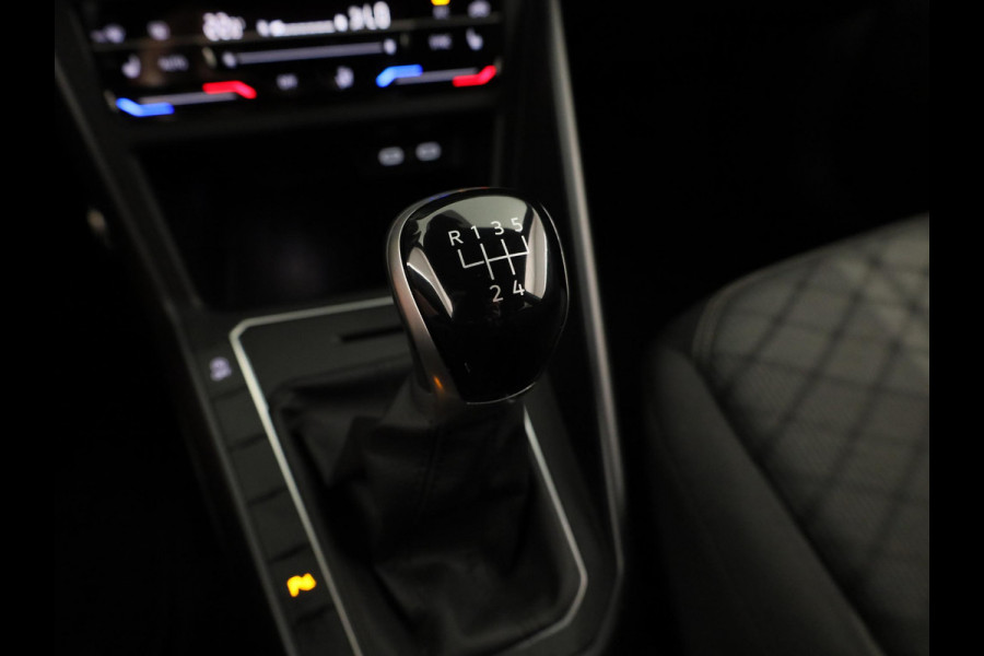 Volkswagen Polo 1.0 TSI R-Line Business 95 PK | Navigatie | Camera | Stoelverwarming | Extra getint glas