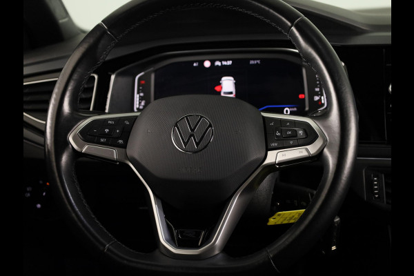 Volkswagen Polo 1.0 TSI R-Line Business 95 PK | Navigatie | Camera | Stoelverwarming | Extra getint glas