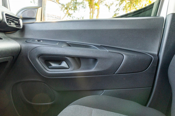 Peugeot Partner 1.2 PureTech 110 PK Premium Airco I Cruise I CarPlay I Android I Parkeersensoren I NAP