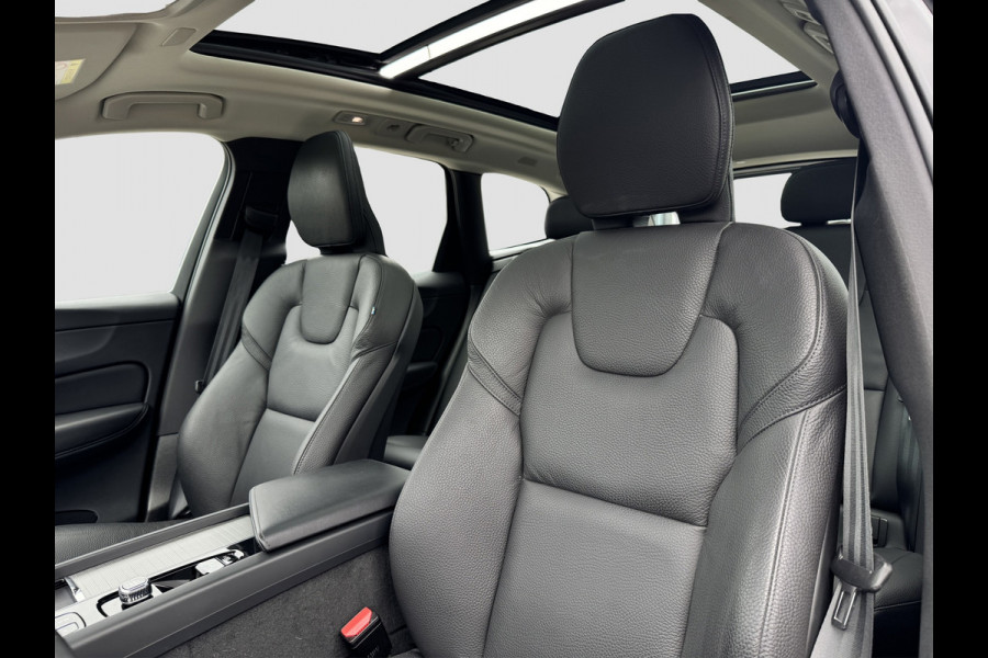 Volvo XC60 2.0 T8 Pano | Trekhaak | Pilot Assist | Carplay | Long Range | Camera | Elektrische stoelen | Plug-in hybrid | Facelift