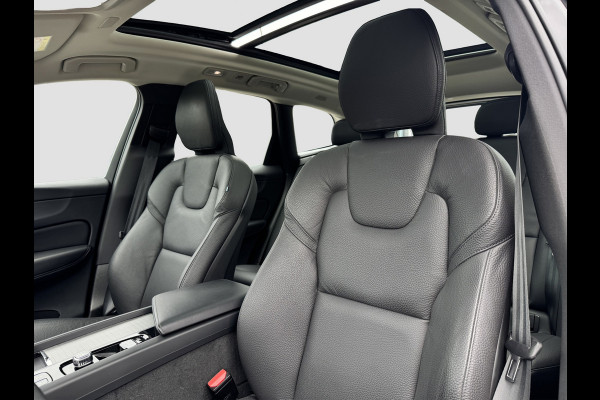 Volvo XC60 2.0 T8 Pano | Trekhaak | Pilot Assist | Carplay | Long Range | Camera | Elektrische stoelen | Plug-in hybrid | Facelift