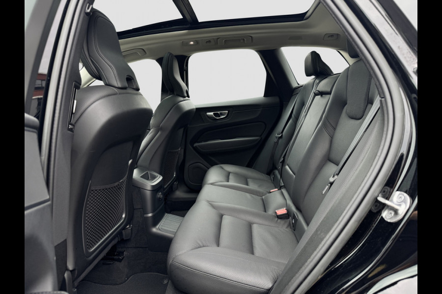 Volvo XC60 2.0 T8 Pano | Trekhaak | Pilot Assist | Carplay | Long Range | Camera | Elektrische stoelen | Plug-in hybrid | Facelift