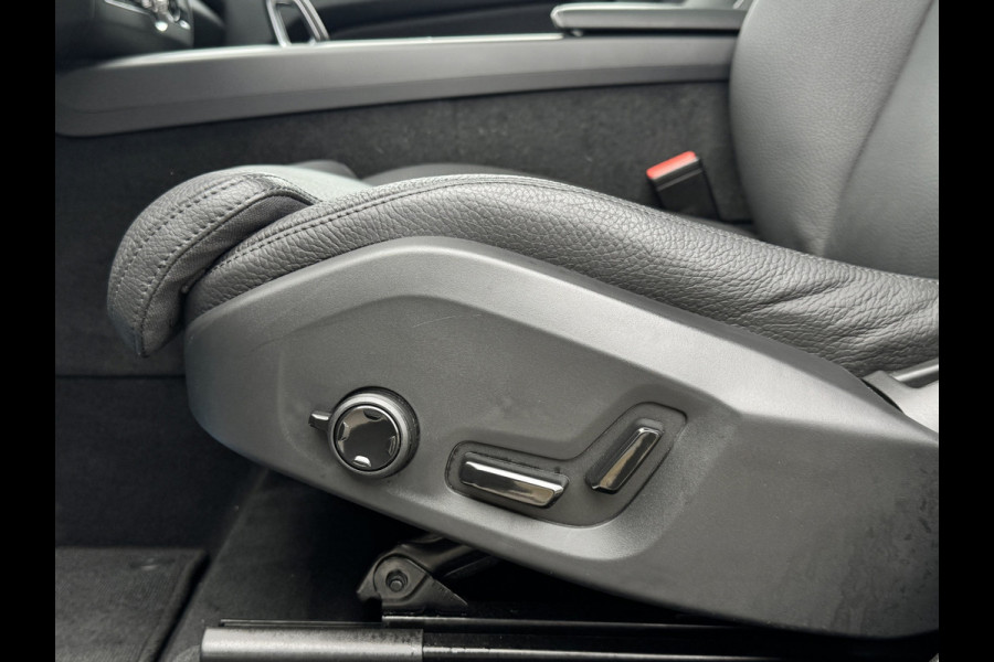Volvo XC60 2.0 T8 Pano | Trekhaak | Pilot Assist | Carplay | Long Range | Camera | Elektrische stoelen | Plug-in hybrid | Facelift