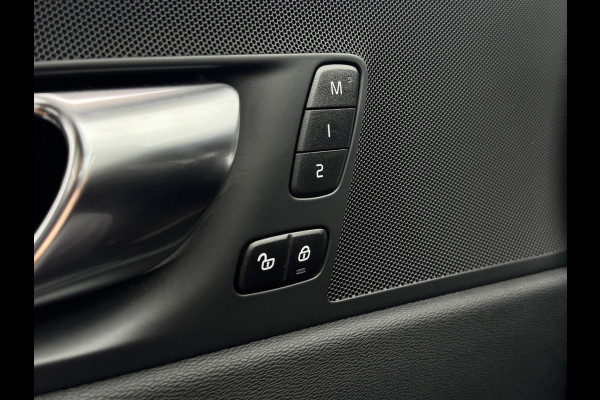 Volvo XC60 2.0 T8 Pano | Trekhaak | Pilot Assist | Carplay | Long Range | Camera | Elektrische stoelen | Plug-in hybrid | Facelift