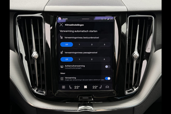 Volvo XC60 2.0 T8 Pano | Trekhaak | Pilot Assist | Carplay | Long Range | Camera | Elektrische stoelen | Plug-in hybrid | Facelift