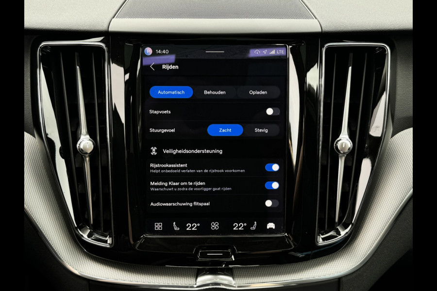 Volvo XC60 2.0 T8 Pano | Trekhaak | Pilot Assist | Carplay | Long Range | Camera | Elektrische stoelen | Plug-in hybrid | Facelift
