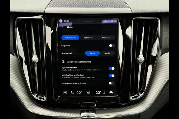 Volvo XC60 2.0 T8 Pano | Trekhaak | Pilot Assist | Carplay | Long Range | Camera | Elektrische stoelen | Plug-in hybrid | Facelift