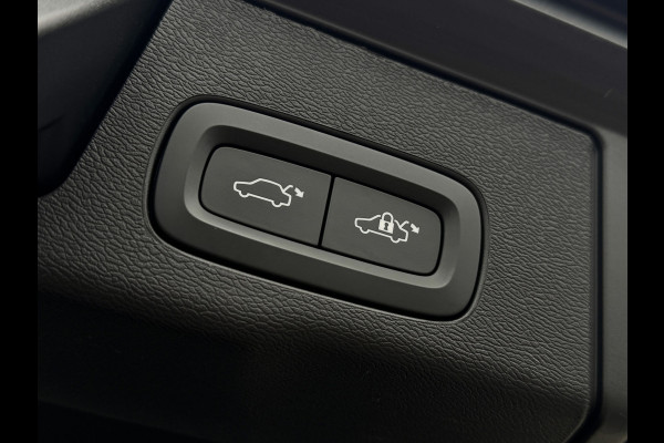 Volvo XC60 2.0 T8 Pano | Trekhaak | Pilot Assist | Carplay | Long Range | Camera | Elektrische stoelen | Plug-in hybrid | Facelift