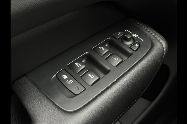 Volvo XC60 2.0 T8 Pano | Trekhaak | Pilot Assist | Carplay | Long Range | Camera | Elektrische stoelen | Plug-in hybrid | Facelift