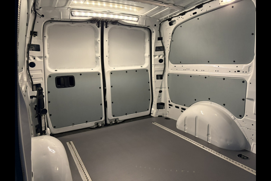 Mercedes-Benz Vito 119 CDI 190pk Automaat 4x4 L2H1 Euro6 Airco | Camera | Apple Carplay | Cruisecontrol Android Auto, Parkeersensoren, Stoelverwarming, Bijrijdersbank