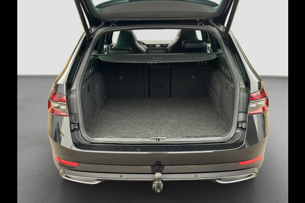 Škoda Superb Combi 1.4 TSI iV Sportline | Pano | Matrix LED | Trekhaak | Memory | ACC | Side Assist | Keyless | Dealer onderhouden